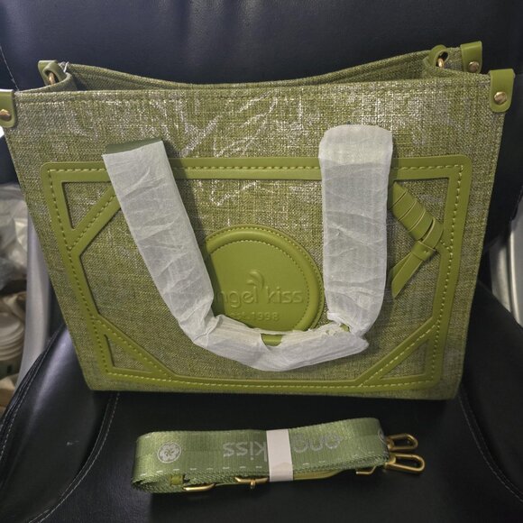 Angel Kiss Tote Bag - Picture 1 of 6